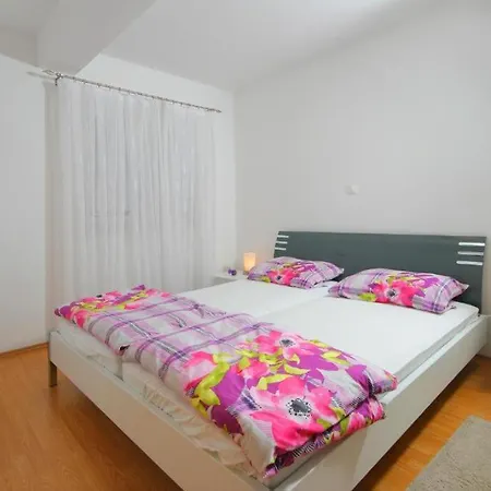 Apartment Apartmani Mane *