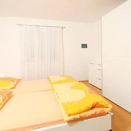 Apartment Apartmani Mane *