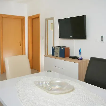 Apartmani Mane *