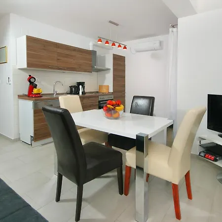 Apartment Apartmani Mane *