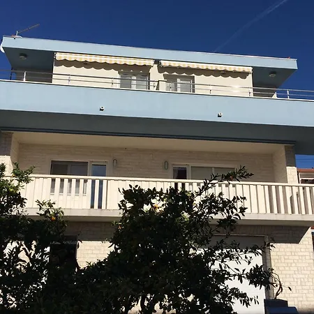 Apartment Apartmani Mane *