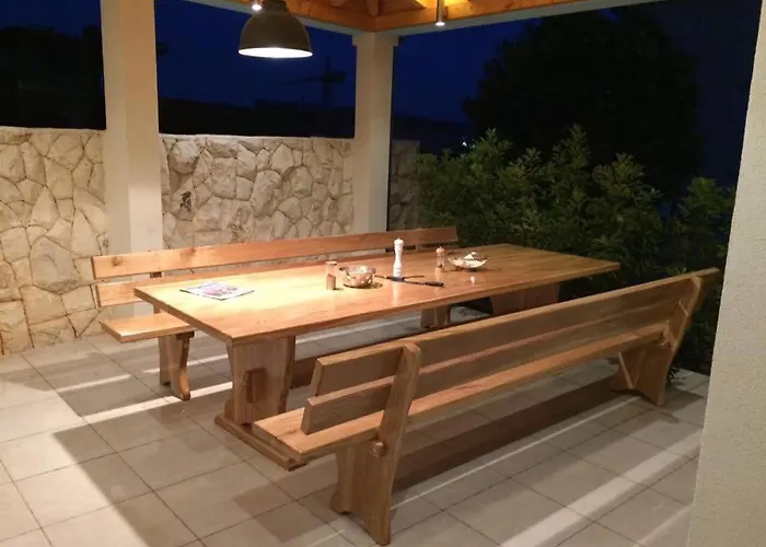 Apartmani Mane Apartment *